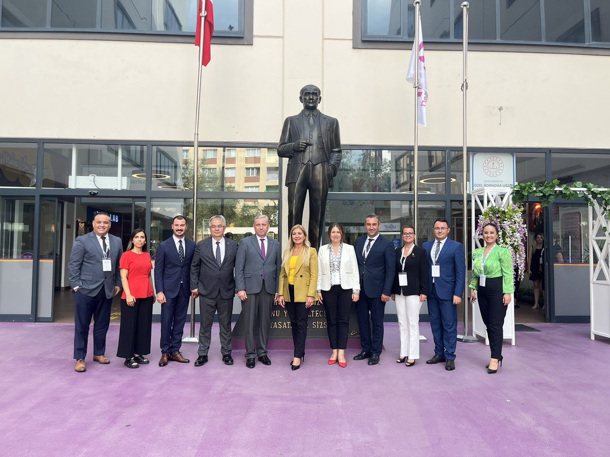 UOBornova's tweet photo. 100 yıllık Cumhuriyetimizin 55 Yıllık Eğitim Vizyonu temalı, Ege Bölgesi Uğur Okulları Yöneticilerinin katılım sağladığı Hizmet İçi Eğitim Programını Bornova Kampüsümüzde gerçekleştirdik. 
#UğurdaGelecekEğitimdeVizyon https://t.co/HzBlOE30ho