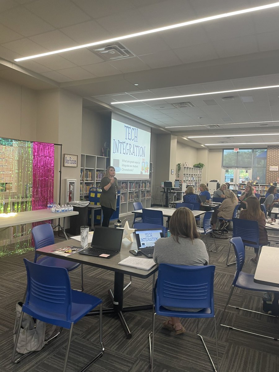 <a href="/keicke17/">Kendal_Eicke</a> sharing all of her tech wisdom with <a href="/ReinhardtElem/">Virginia Reinhardt Elementary</a> teachers! 💻 <a href="/Rockwall_ITS/">Rockwall ITS</a>