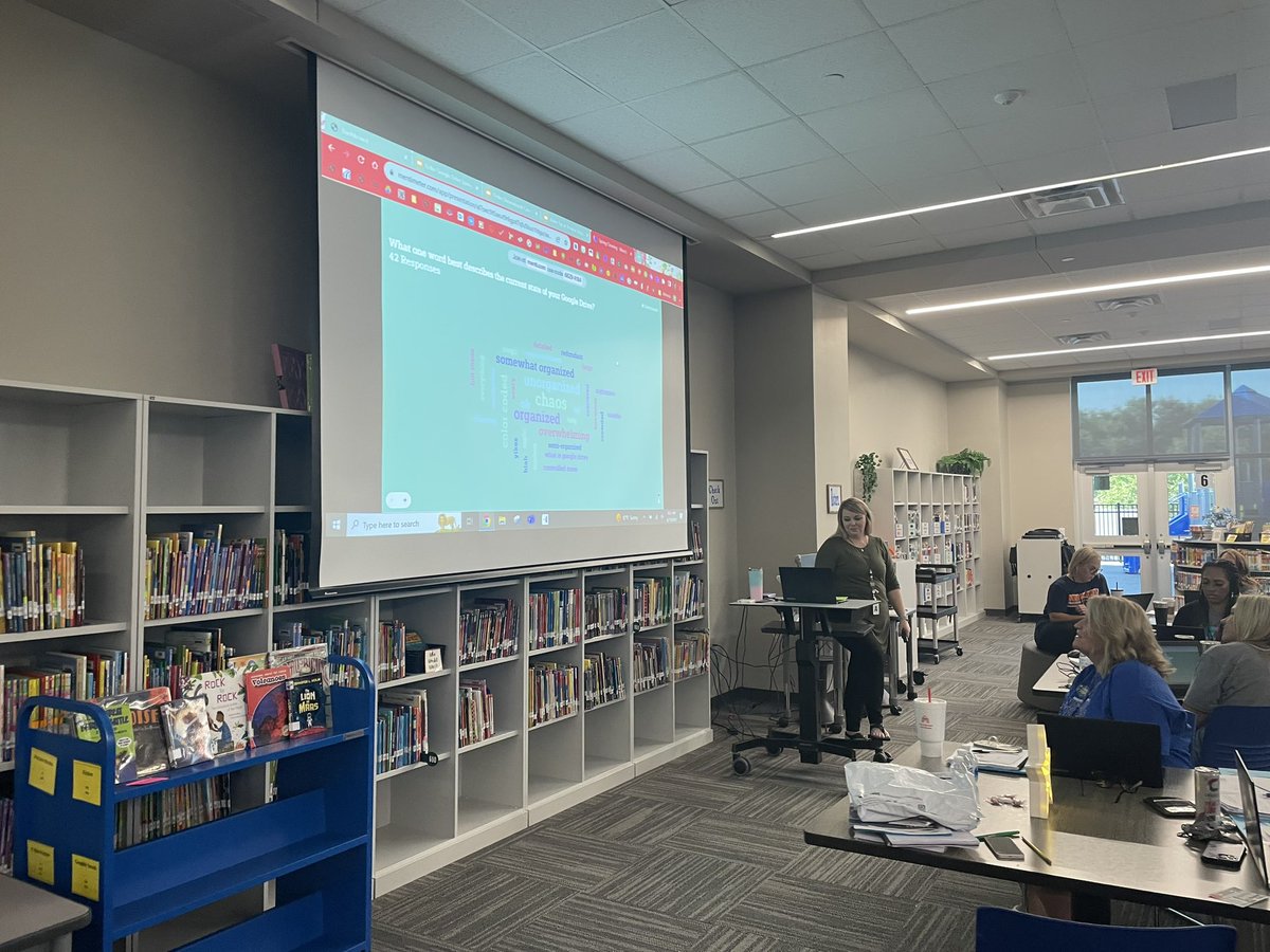 u2woods's tweet photo. @keicke17 sharing all of her tech wisdom with @ReinhardtElem teachers! 💻 @Rockwall_ITS https://t.co/z1UKVosBHP