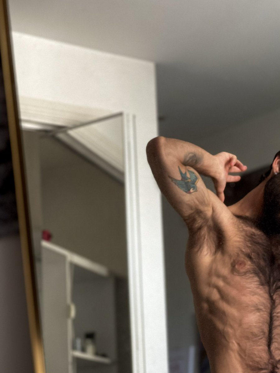 allnapin's tweet photo. 😵‍💫

#armpits #armpitselfie #hairy https://t.co/vrmdrwlYUh