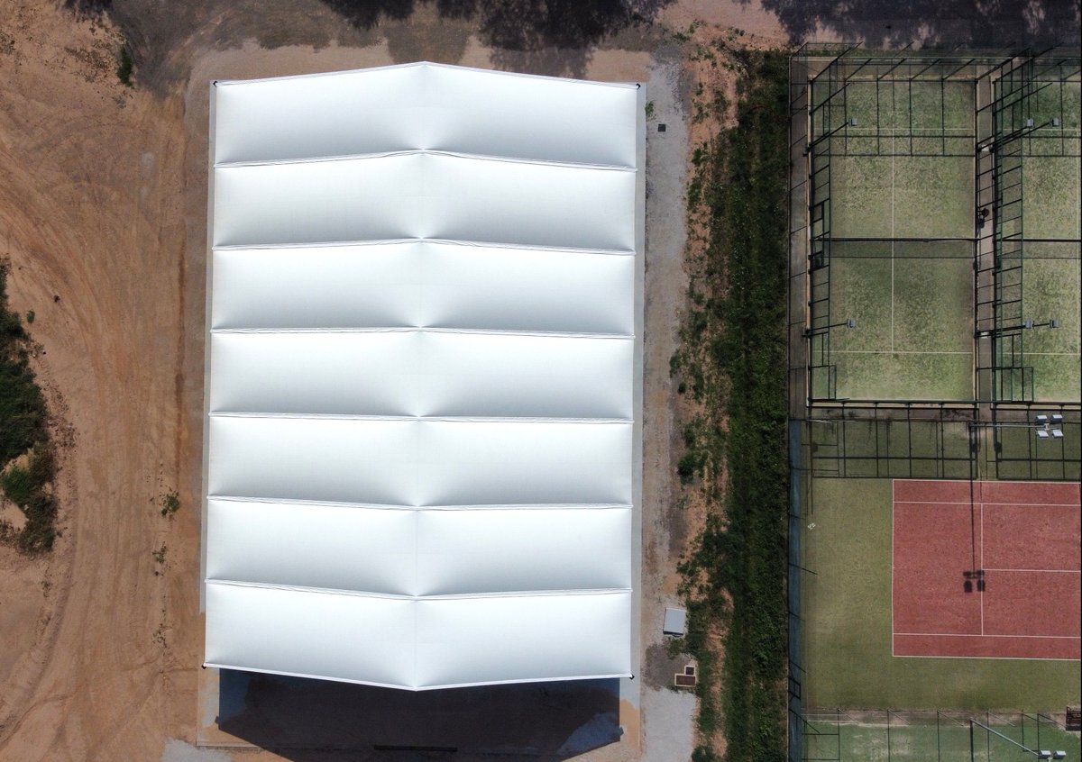 icman_sl's tweet photo. 🎪⚠️Executat el trasllat i instal·lació de l’envelat de Sallent!

Sobre una superfície de 1.230m2 de nou paviment de formigó, s’hi ha ubicat la estructura metàl·lica coberta amb lona blanca, i façana amb panell sandwich. 

Promotor: @somsallent 
Projecte i DO: 3AT Arquitectura https://t.co/73VAQGFGHW