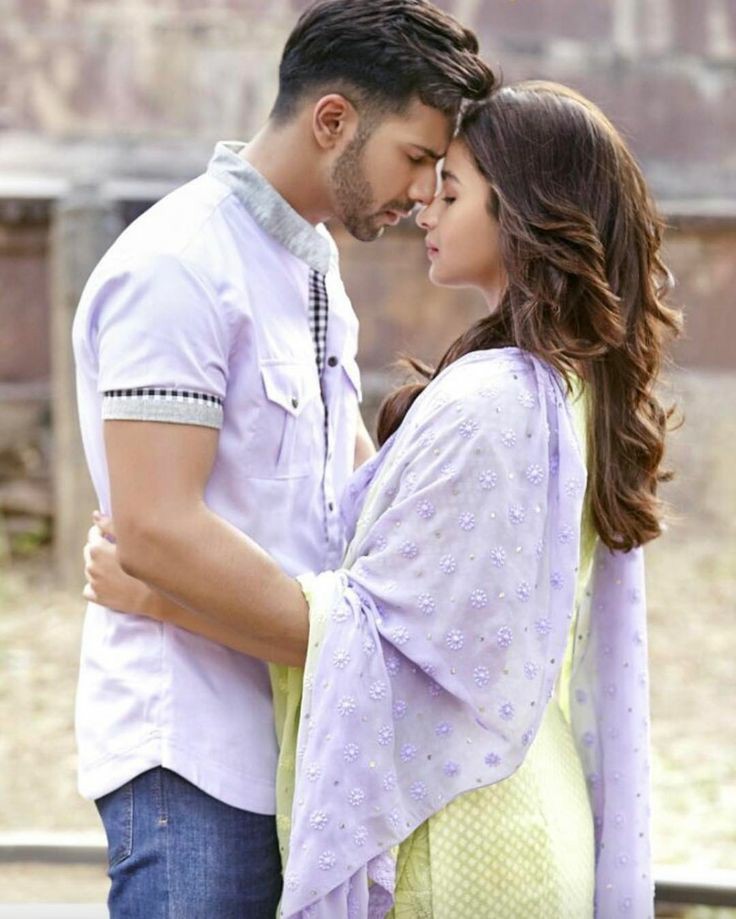 JaiShahRukhKhan's tweet image. #VaLia Stan forever ♾️♥️

#AliaBhatt 
#VarunDhawan