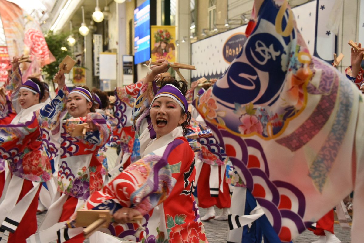Tomo_Issy's tweet photo. 撮って出しですが、
よさこい祭本祭1日目のよさこい塾・ありがた屋さん

#よさこい2023
#帯屋町演舞場
#高知県
#よさこい塾・ありがた屋
#ありがた屋 https://t.co/YAbfeZAL5q