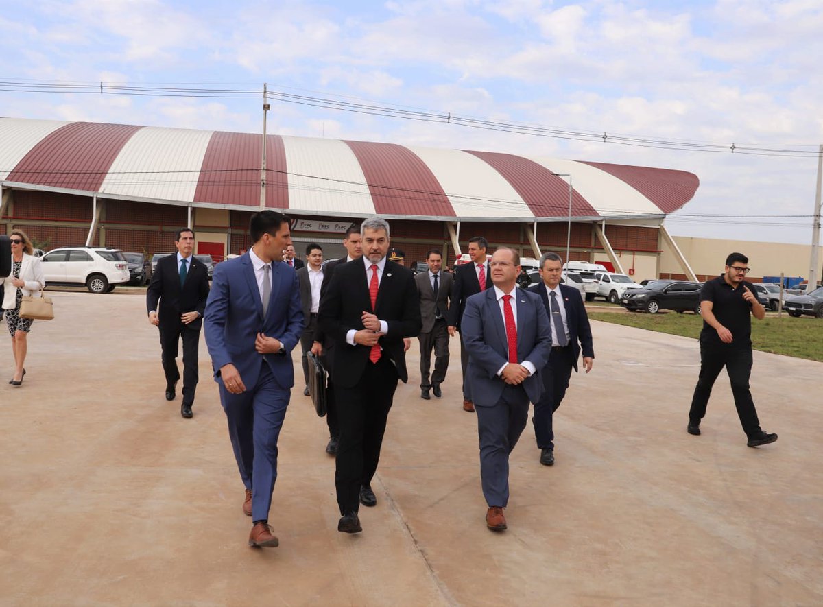 Se realizó la inauguración del COP Arena, infraestructura que se suma a otros escenarios para competencias nacionales e internacionales. ➡️ De esta manera, el gobierno de @MaritoAbdo aumenta su legado en espacios de desarrollo deportivo para el país. 🔗 goo.su/AzqvaI