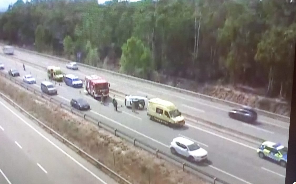 transit's tweet photo. 🔴🚧 Un #accident a la C-35 a Vidreres talla un carril en sentit Platja d'Aro

#SCT https://t.co/COollencAT