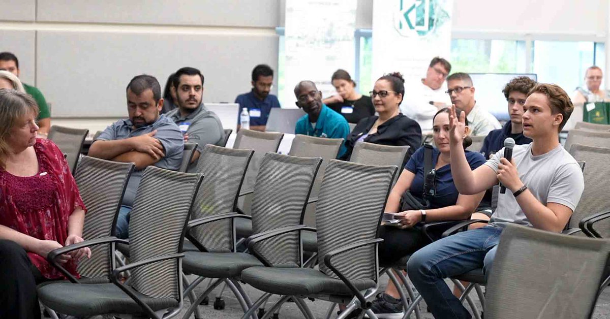 PBStateCollege's tweet image. We had a great turnout at our #engineeringtechnology Business Partnership event earlier this week featuring guest speaker Shawn Rowan. It was an evening of networking and collaboration among PBSC faculty, students, administrators and business partners. Go Panthers!

#MyPBSC