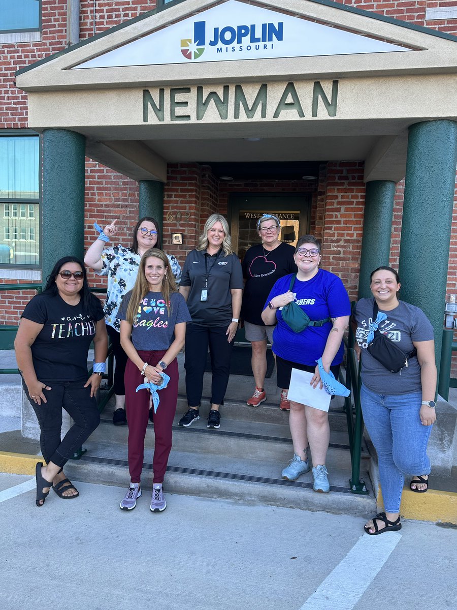 techlovingteach's tweet photo. City Hall Citizens #JoplinEaglesSoar https://t.co/nfSEifw5Cy