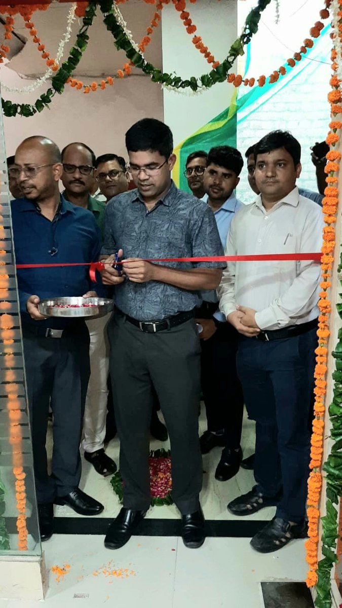 आज प्रधानमंत्री फसल बीमा योजना के अन्तर्गत HDFC ERGO General Insurance company limited के आगरा स्थित जिला स्तरीय कार्यालय का शुभारंभ सीडीओ श्री ए0 मनिकंडन के कर कमलो द्वारा किया गया, साथ में उप कृषि निदेशक आगरा, मडंलीय सांख्यिकीय अधिकारी, जिला कृषि अधिकारी व कर्मचारी उपस्थित रहे।