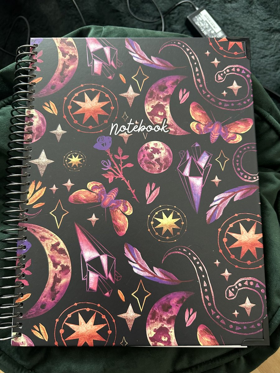 xemirose's tweet image. Just because I’m not in teaching anymore, doesn’t mean I can’t have a nice notebook for my new venture (whatever that may be) 😍 #tptc #mytptcweek @TPositiveTC