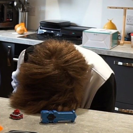 RandomisedBoo's tweet image. hes taking a nap, mimimi -🎸