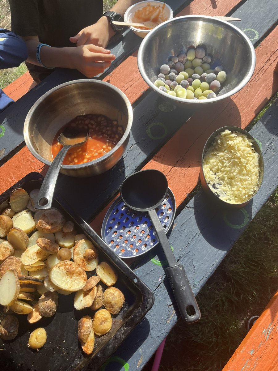HomertonGroveAP's tweet photo. Another sunny day for more fun and play! ๐soft archery, sand and water play, dressing up and some lovely lunch! @hackneyplay #HackneyHaf #HAF2023 #playmatters https://t.co/YpuztiJFwB