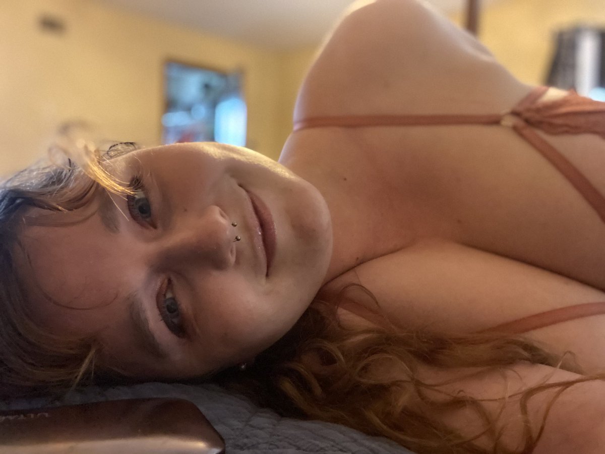 cosmonaughtie's tweet photo. Peek at what shoot I did yesterday 👀⛓️💕

#boudoir #budoirphotography #lacybra #onlyfans_girl #onlyfansbabe #onlyfansbi https://t.co/TR6CKSAQBa