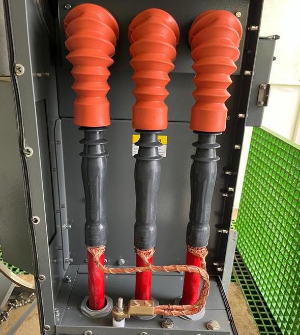 Sinewaveuk's tweet photo. Does your work look like this?🤩  

#TeamSinewave are looking for a talented Jointing Team consisting of a knowledgeable DNO/IDNO/ICP Jointer with experience of LV up to 33kV jointing, supported by a Jointer's Mate. 🙌  

Sound like you? Apply here: https://t.co/cmSdK1B1kB https://t.co/cDj0AR6pap