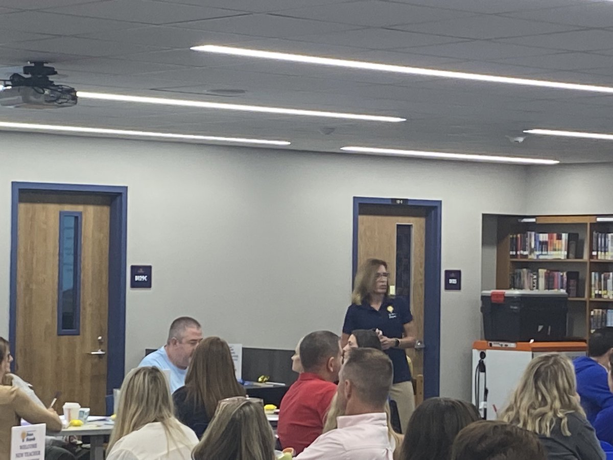 Grateful to host TSC Wellness Framework (Brain-aligned tools)for our New Teacher Orientation. Our Building Champions along with our Brain Teacher @MrsMarshallTSC @mulrich75 Mental Health Liaison, & our Title Teacher, @WRECoach inform &support our valued teachers🧠