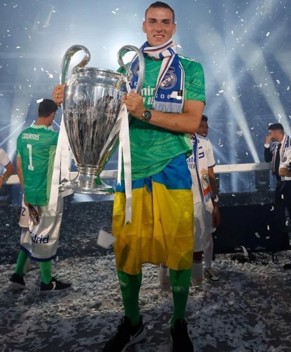 (fan) REAL MADRID FANS 🤍 tweet media