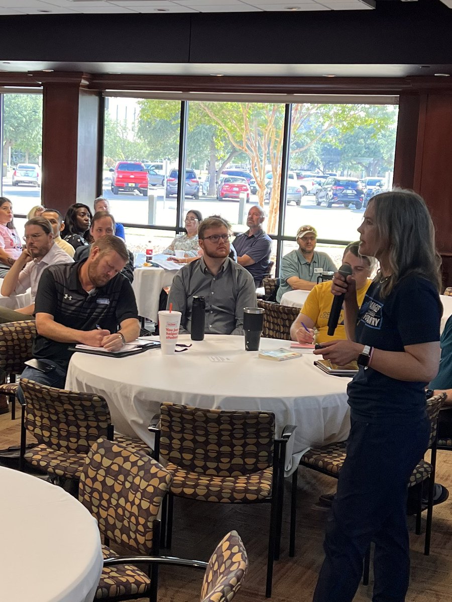 OCPresGDW's tweet photo. The @OdessaCollege award winning, record setting, student lifting, knowledge sharing, faculty are back for the 23/24 ‘season.’ We are so fortunate and honored to have them on our team! #TweetOC #PositivelyOC https://t.co/rzDzTAVryn
