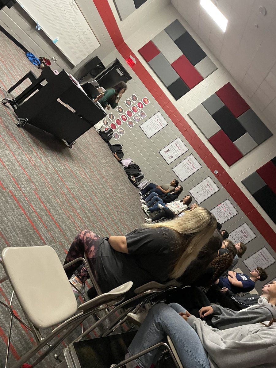 ahk10's tweet image. I have a new role: instructional coach. Today I saw some amazing things happening in our classrooms from choir to business to English to science. It’s great to be a Sparkman Senator! @SHSSenators