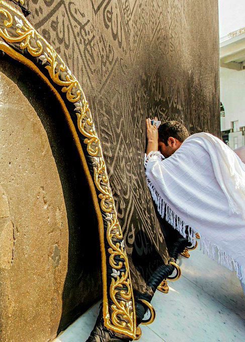 Onların sözleri seni üzmesin.çünkü bütün güç Allah'ındır. O hakkıyla işitendir, hakkıyla bilendir…
                    Yunus/65
