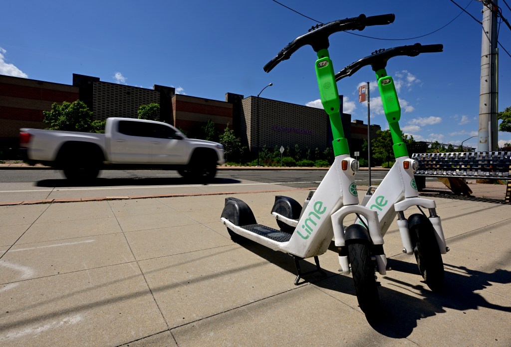 Boulder to expand e-scooter access citywide following pilot program trib.al/tPNXafy