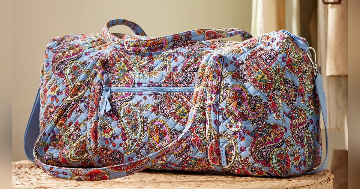 SmithHavenMall's tweet photo. @verabradley Totes and Large Duffels are $85 – $109 through August 20 (reg. $120 – $155)! https://t.co/OMbhGlmRh5