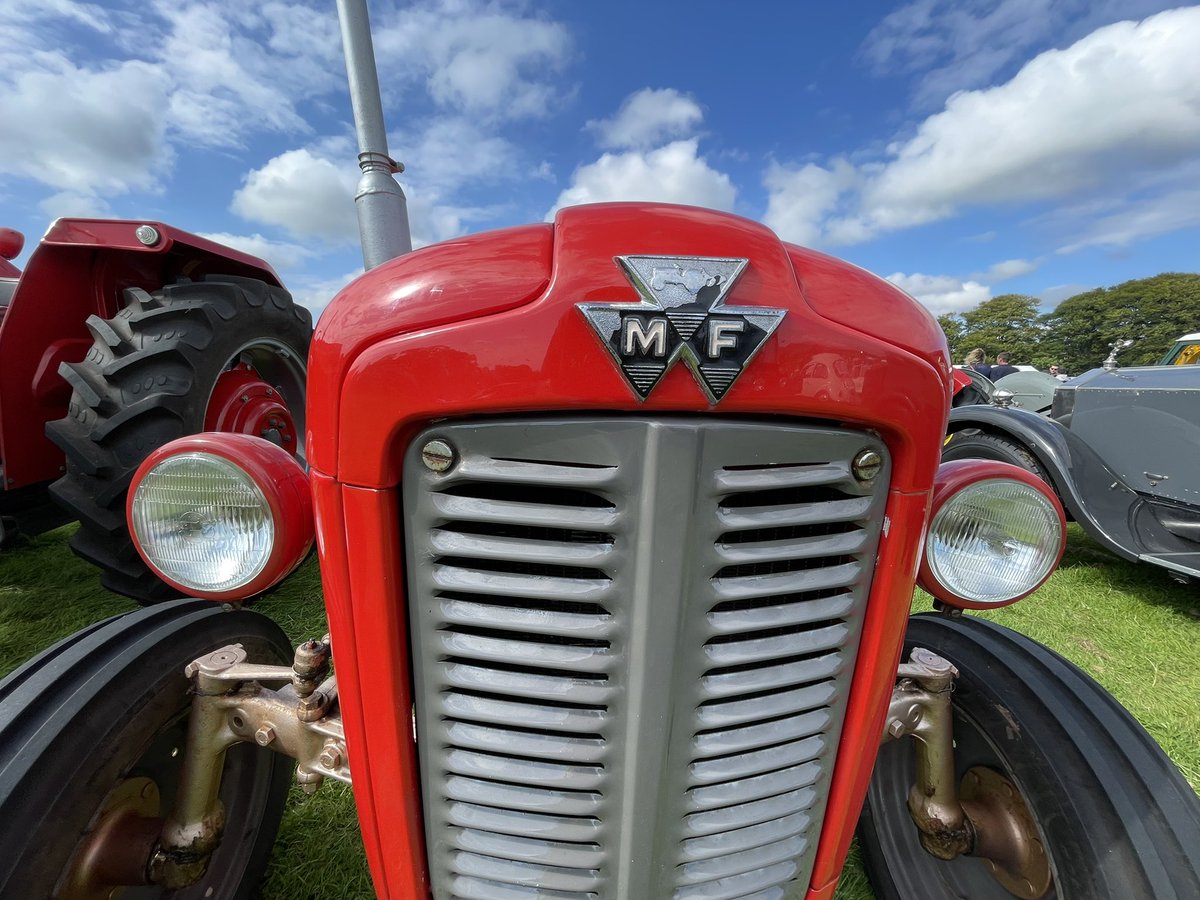 iainile's tweet photo. Tractor Porn… #islay #islayshow #tractors https://t.co/OoqU8JPdAq