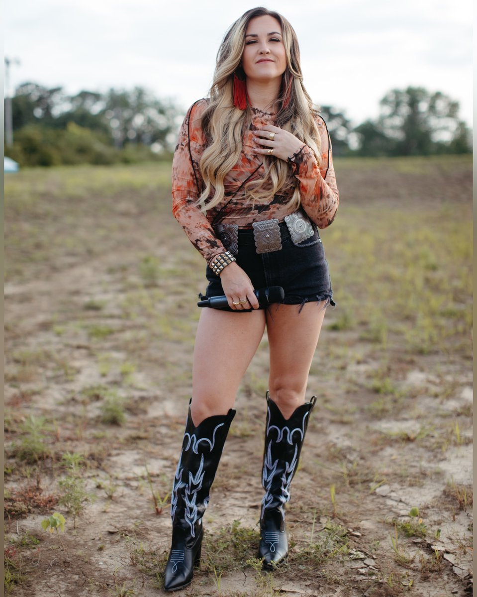 AshleyBarronOfficial tweet media