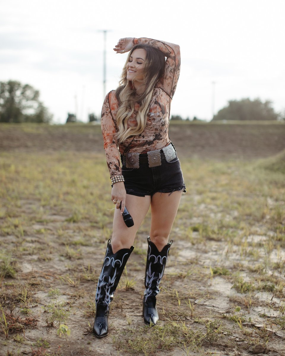 AshleyBarronOfficial tweet media