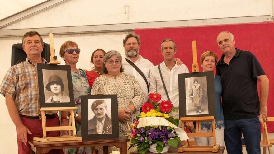 MemoriaHis's tweet photo. 10 de agosto de 1936. El franquismo fusiló a la maestra comunista navarra (26 años) Maria Camino Andrea Oskoz Urriza.
Militó en UGT, Socorro Rojo Internacional y PCE.
Torturada, violada, obligada a beber ricino y a pasearse por las calles con el pelo rapado y con ropa rasgada. https://t.co/9XUgqF6qv8