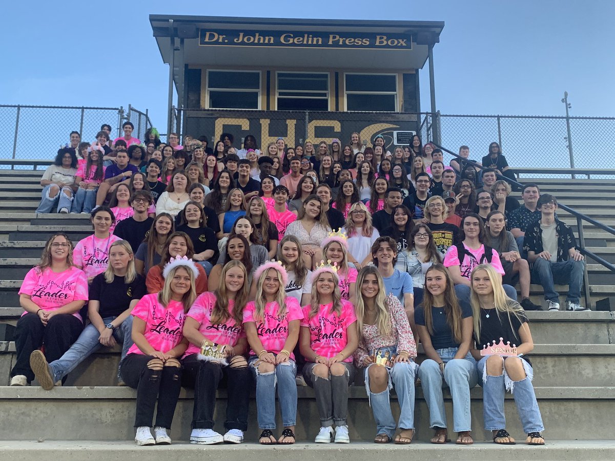 ACoopDawg's tweet photo. Great turnout at Senior Sunrise this morning! Wishing these seniors the best first day back 🥰 @CHSCanes @CitrusSchools #onehurricane https://t.co/B7UMFBgdtC