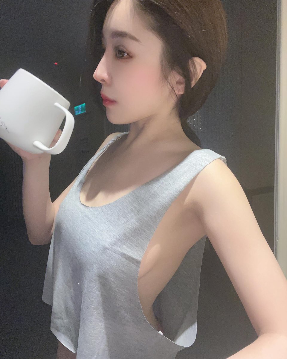 badansa9643's tweet photo. #承德  #承德夫妻 这个衣服漂亮吗 https://t.co/QZM2CelJrD