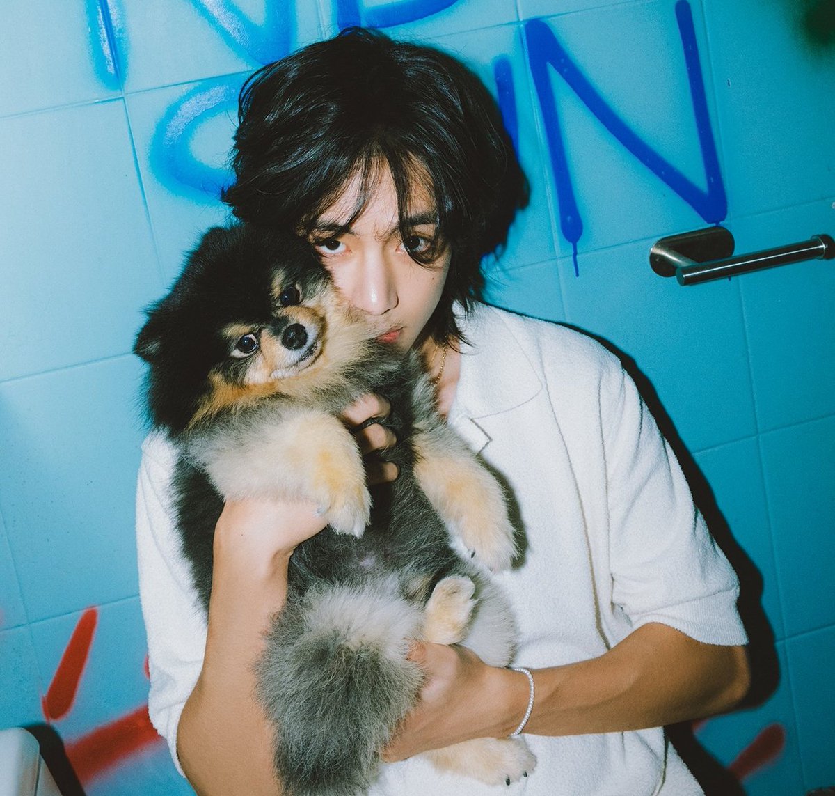 ktae_be's tweet photo. one time for                           two times for
the present                            for the past https://t.co/Vv20ln2TME