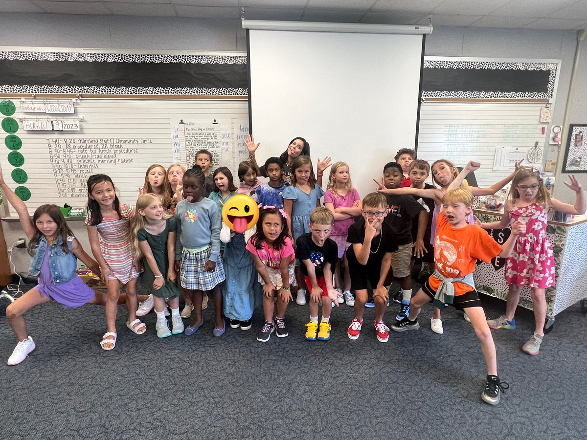 Mrs_SJones3's tweet image. What an amazing start to this school year!!  This is such a great group of kiddos. @FESTigersHSE #FESTigers #lovefirstteachsecond #thirdgrade