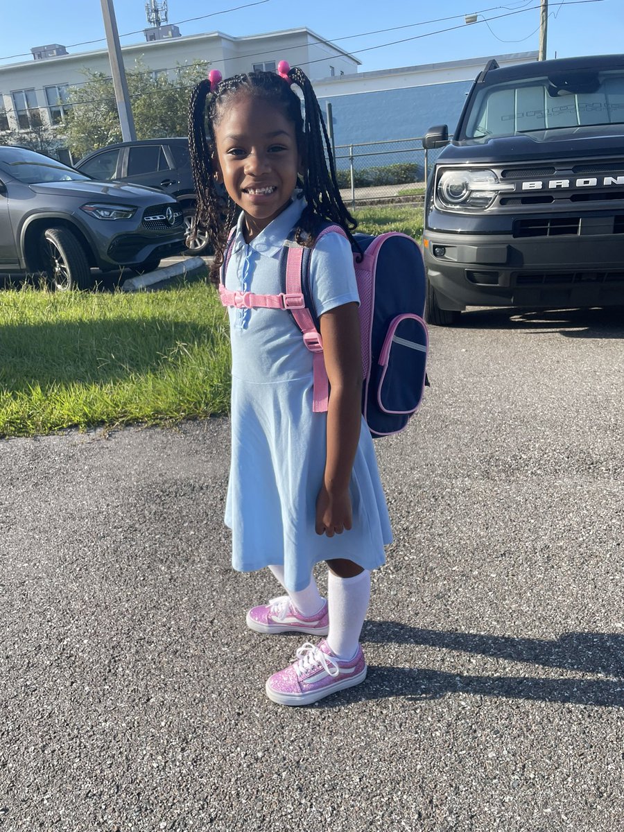 PrettyGreenLuv's tweet photo. Nani started Elementary school today. .. Her first day of kindergarten, She was so ready & excitedโผ๏ธ๐ค๐ค๐ฅฐ๐ฅฐ๐๐๐๐๐๐ฉต๐๐
#Harmoni ๐โโ๏ธ๐ธ๐
#Mysecondborn ๐ญ
#mybiggirl
#firstdayofschool โ๏ธ๐๐๏ธ๐ซ
#elementaryschool
#kindergarten
#kindergartenready
#theygrowupsofast ๐ฉ https://t.co/oU1B9pW22i