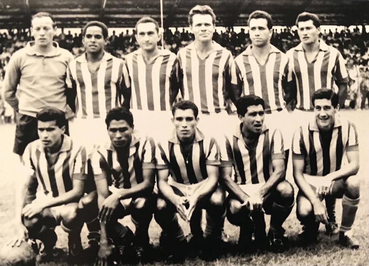 Saludo al Pereira y un recuerdo de los años sesenta.
Arriba izq a der: Víctor González, Libardo Mesa, Nelson Vargas, Isaías Bobadilla, Alfredo Vega, Claudio Lezcano
Abajo: Emilio Narváez, Manuel Manjarrés,Efraín Padilla, Toño Rada, Pedro "Pollo" Díaz. 
5 paraguayos y 6 criollos