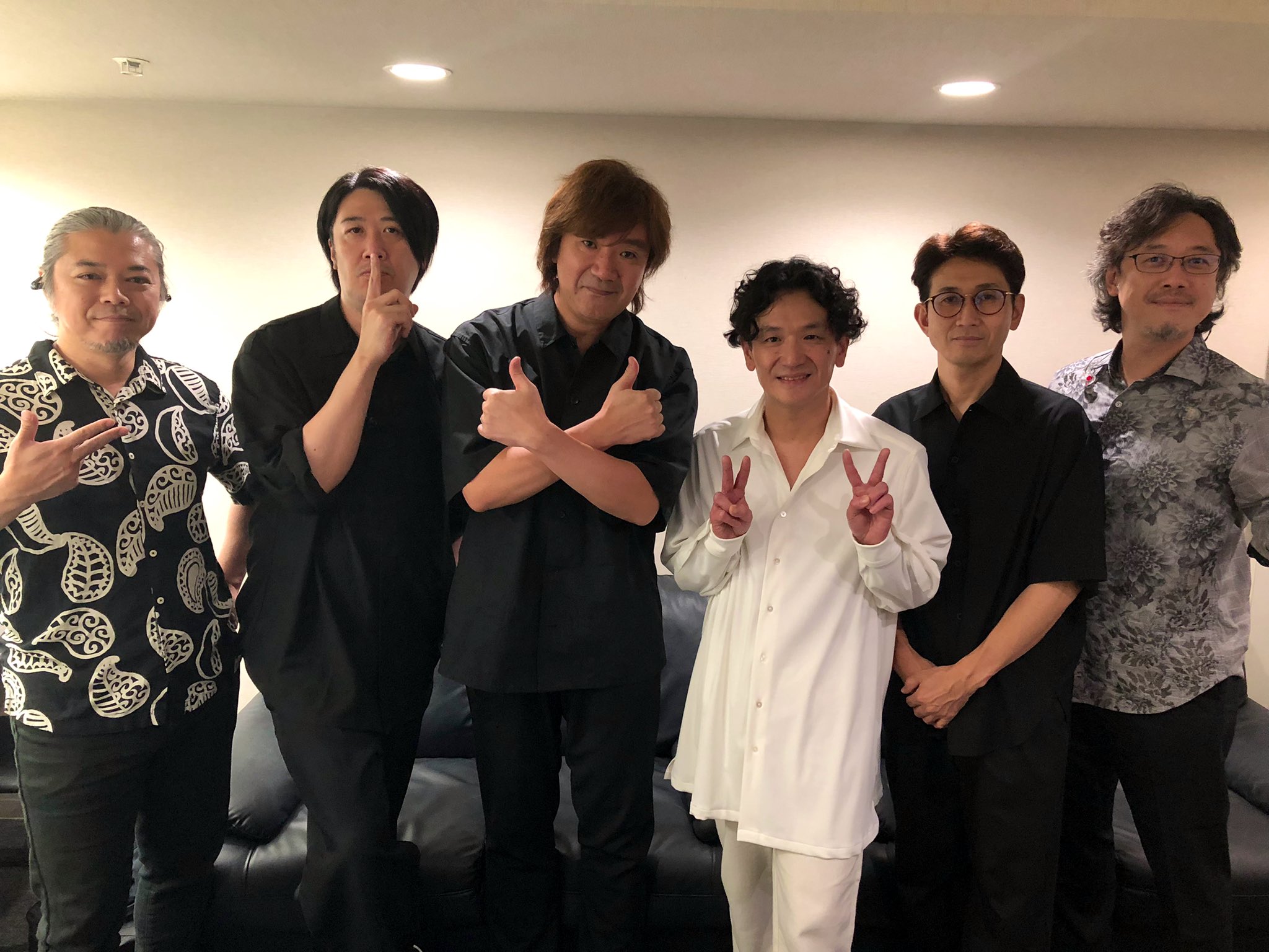 ゴスペラーズ 安岡優 サイン入り 湯たんぽ ゴスペラーズ 安岡優 サイン