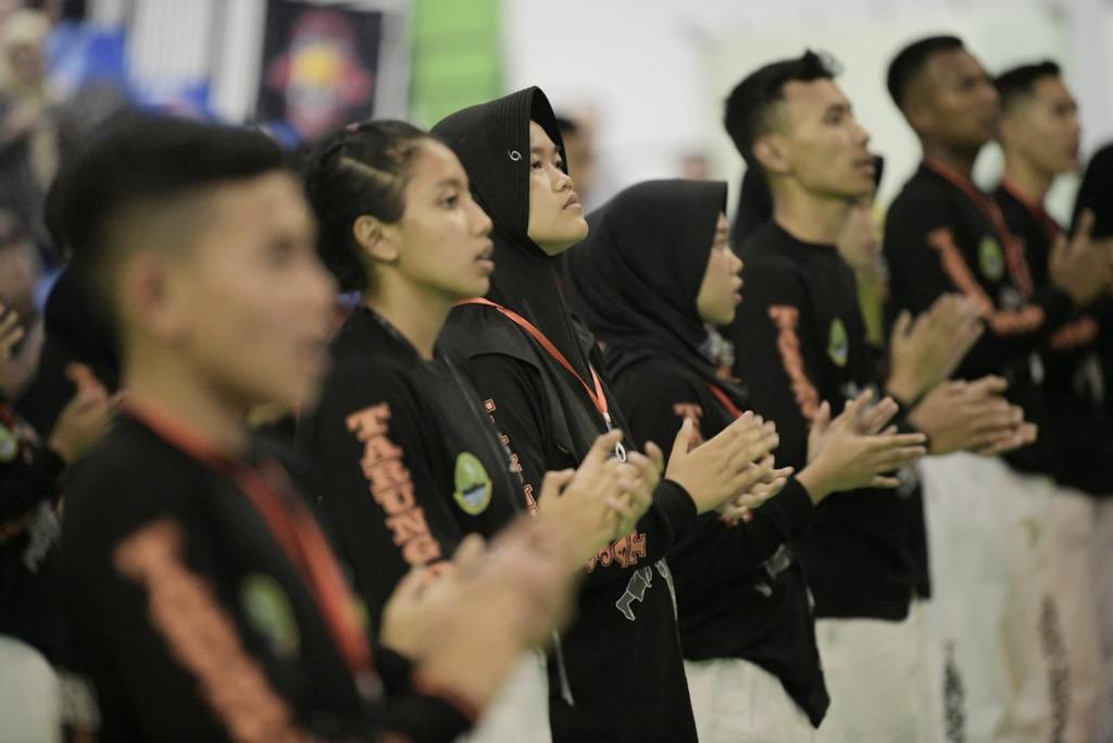 ridwankamil's tweet photo. Membuka kejuaraan Piala Gubernur Jawa Barat Tahun 2023 Cabang Olahraga Tarung Derajat di Gedung Youth Center, Arcamanik. Selamat bertanding kepada para peserta, junjung tinggi sportivitas! #IndonesiaJuara #JabarJuara #RidwanKamil -admin https://t.co/z6Zjz3iI0D