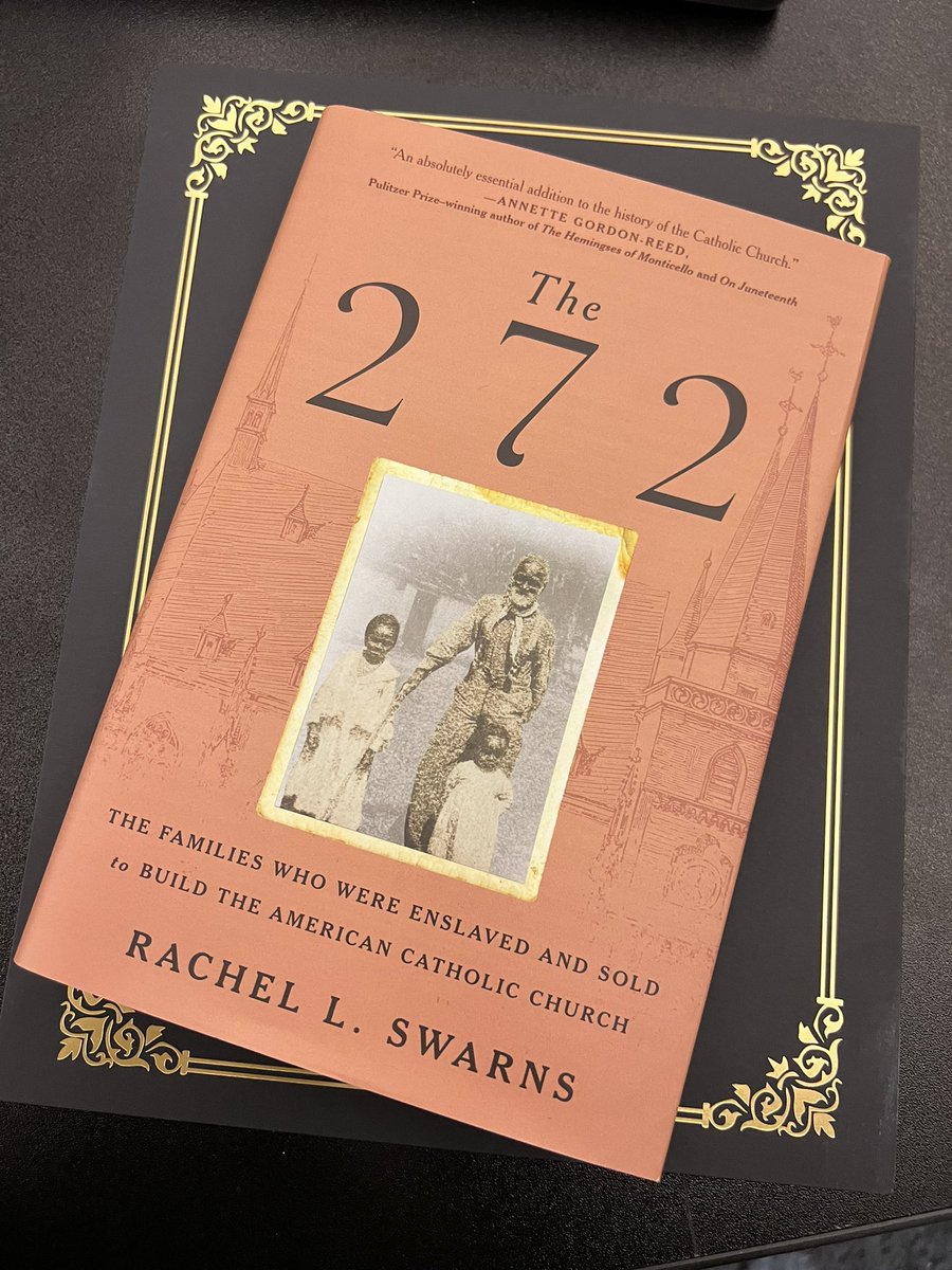 EditingChamps's tweet image. Join us for the Champions of Editing at 11:30, and you could win this book! #AEJMC23 @aejmc_nond @aejmcs