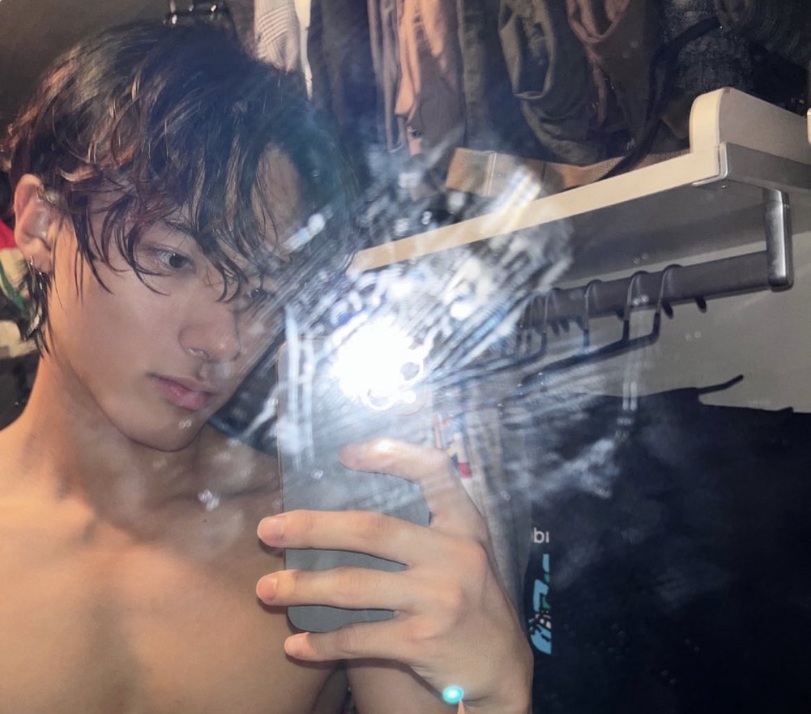 SOHNS0URCE's tweet image. EXCUSE YOU