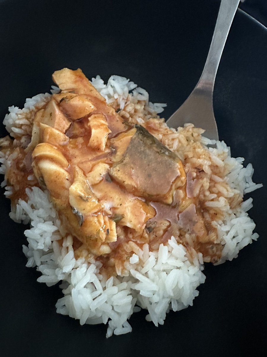 I made rainbow trout over rice today for breakfast.

🤤