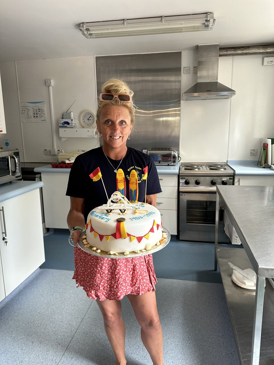 StrattonCommun1's tweet photo. Bude Surf Life Saving Club is celebrating it’s 70th Birthday. One of our patients was the awarded the first Bronze Medallion in the UK. Members of the club arrived today with an amazing cake to share with him. https://t.co/KLE6mF03d2