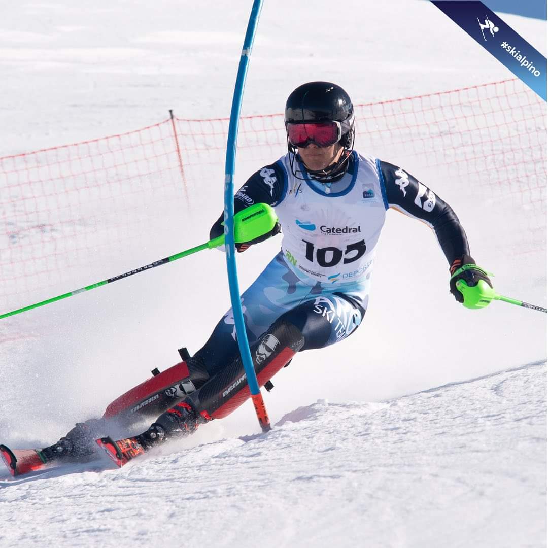#EsquiAlpino ¡Sigue la acción de la temporada de invierno en Bariloche!

En el Cerro Catedral se disputan hasta el 11 de agosto las competencias FIS, Sudamericana y Nacional de slalom y slalom gigante.

📷 <a href="/FasaTeam/">FASA</a>
