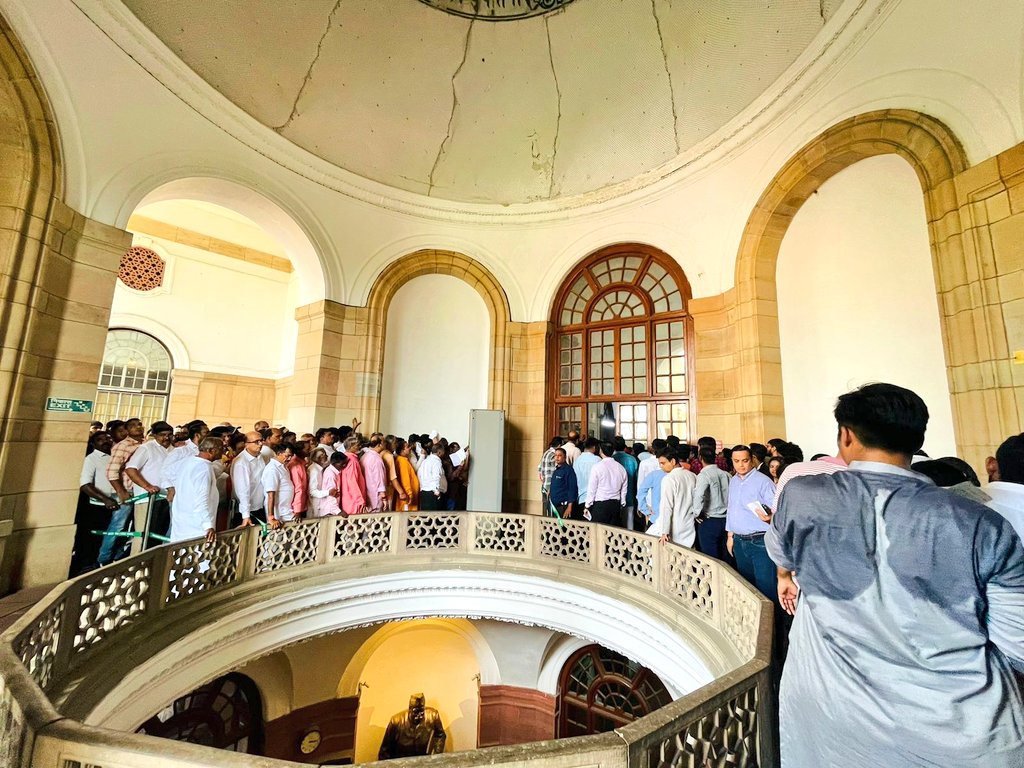 iamberagarwal's tweet photo. Who said the Parliament is not accessible to the people?

In picture: Hundreds of visitors queue up to witness the proceedings of the Lok Sabha from the visitor's gallery today!

Modi Ji Effect! https://t.co/IloA0Z7tOT