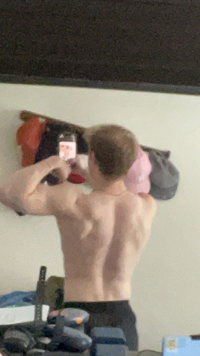 Loganrlz ☻ tweet media