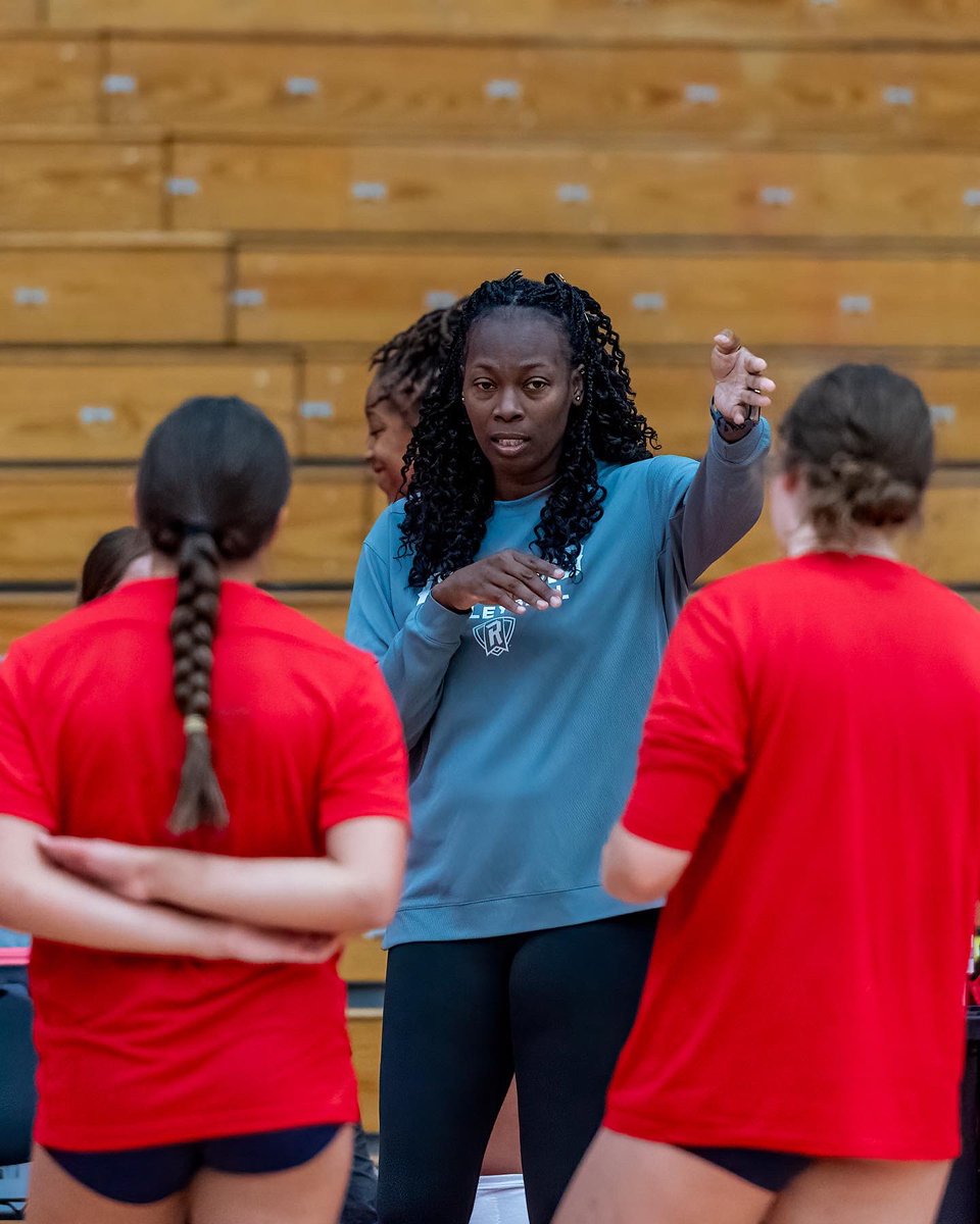 We’re back! 🏐🛡️

📸 Rob Simmons

#RiseAndDefend
