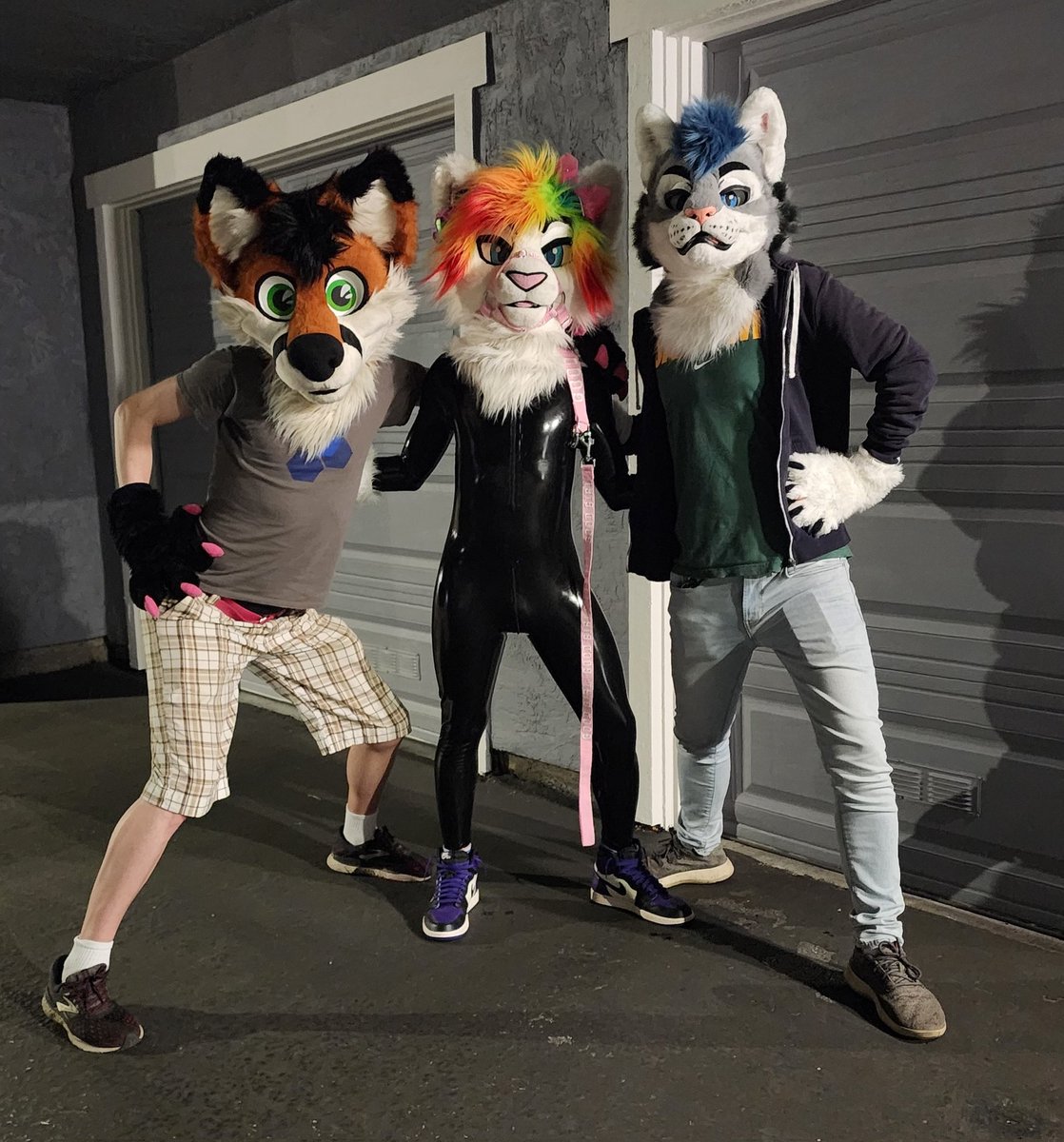 Revzyuu's tweet photo. Alright i couldnt wait cause it was too fun to do this last night. Its #shinyfriday for me, Revy has evolved yet again.
Big thanks to @shellyakitty and @FlipIsGay for coming over and helping me out my first time :3
📸: @Azure_Barks https://t.co/z68d6sh17u