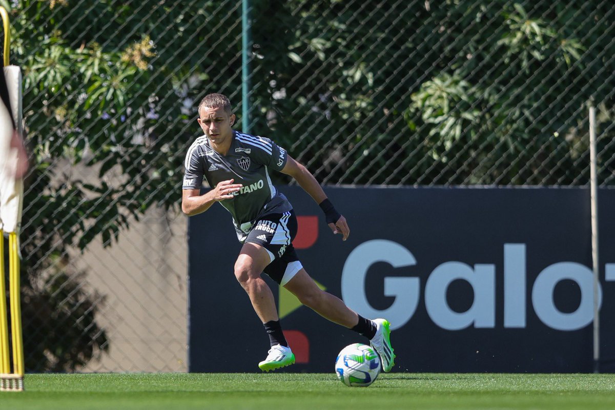 🇧🇷🐔 O lateral-direito Vitor Gabriel foi novamente convocado para a Seleção Brasileira sub-17!

Visando a preparação para o mundial da categoria, em novembro, a <a href="/cbf_futebol/">brasil</a> realizará um período de treinamentos na Granja Comary, entre 22/08 e 04/09. Bom trabalho, Vitinho! 💪🐔