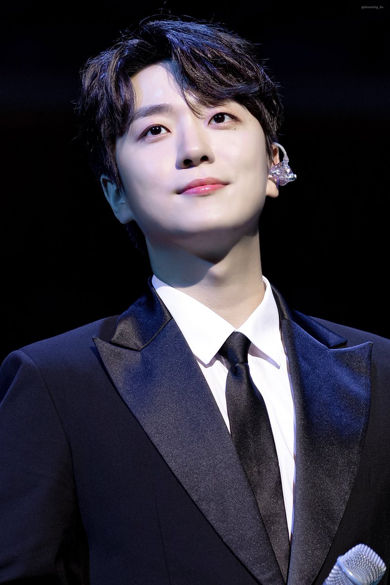 20211128 별은 빛나건만 롯콘
#고우림 #포레스텔라

✨요청 크롭✨