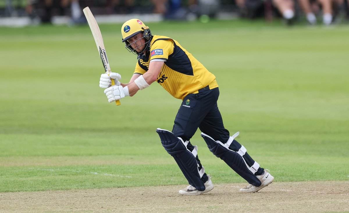 GlamCricket's tweet photo. ๐๐๐๐๐ช๐๐ฌ ๐ฆ๐ง๐๐๐
At the halfway mark in the chase, we are 149/3 and require a further 183 to win ๐ช
๐บ https://t.co/itpWN6zxfG
#OhGlammyGlammy |ย #GLAMvWAR https://t.co/lKR1CJx3ZD
