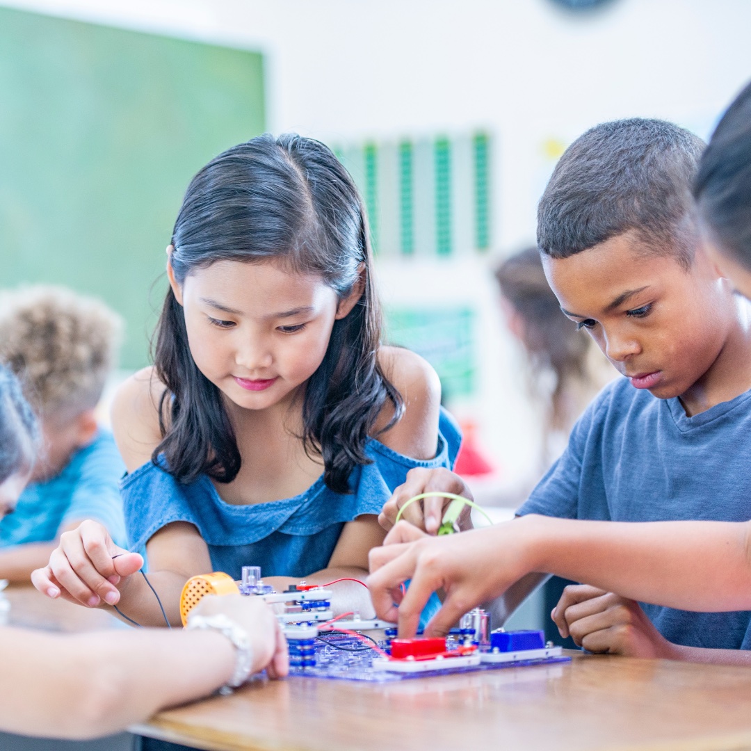 Interested in a day camp experience? Our day camps are 2-week sessions Monday through Friday. The campers are ages 8 to 17. Learn more: emaginationstemcamps.com/massachusetts-…