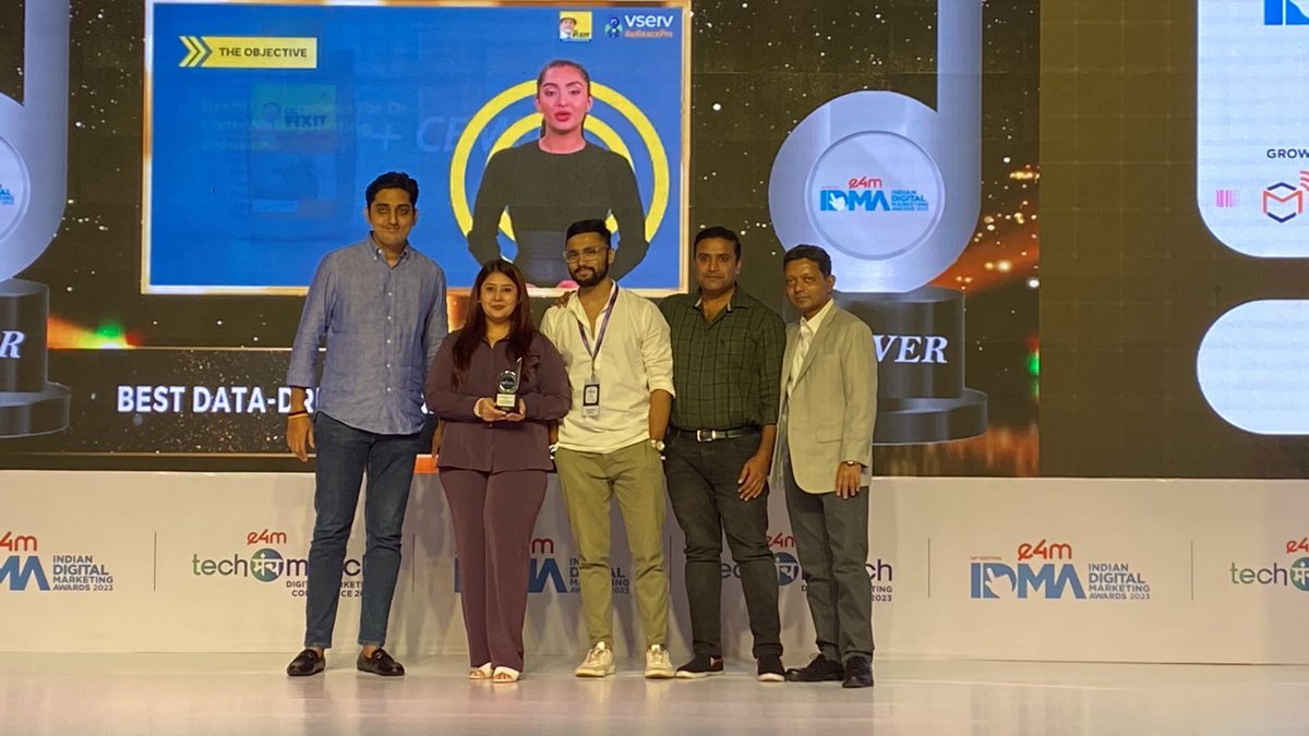 e4m Live tweet media